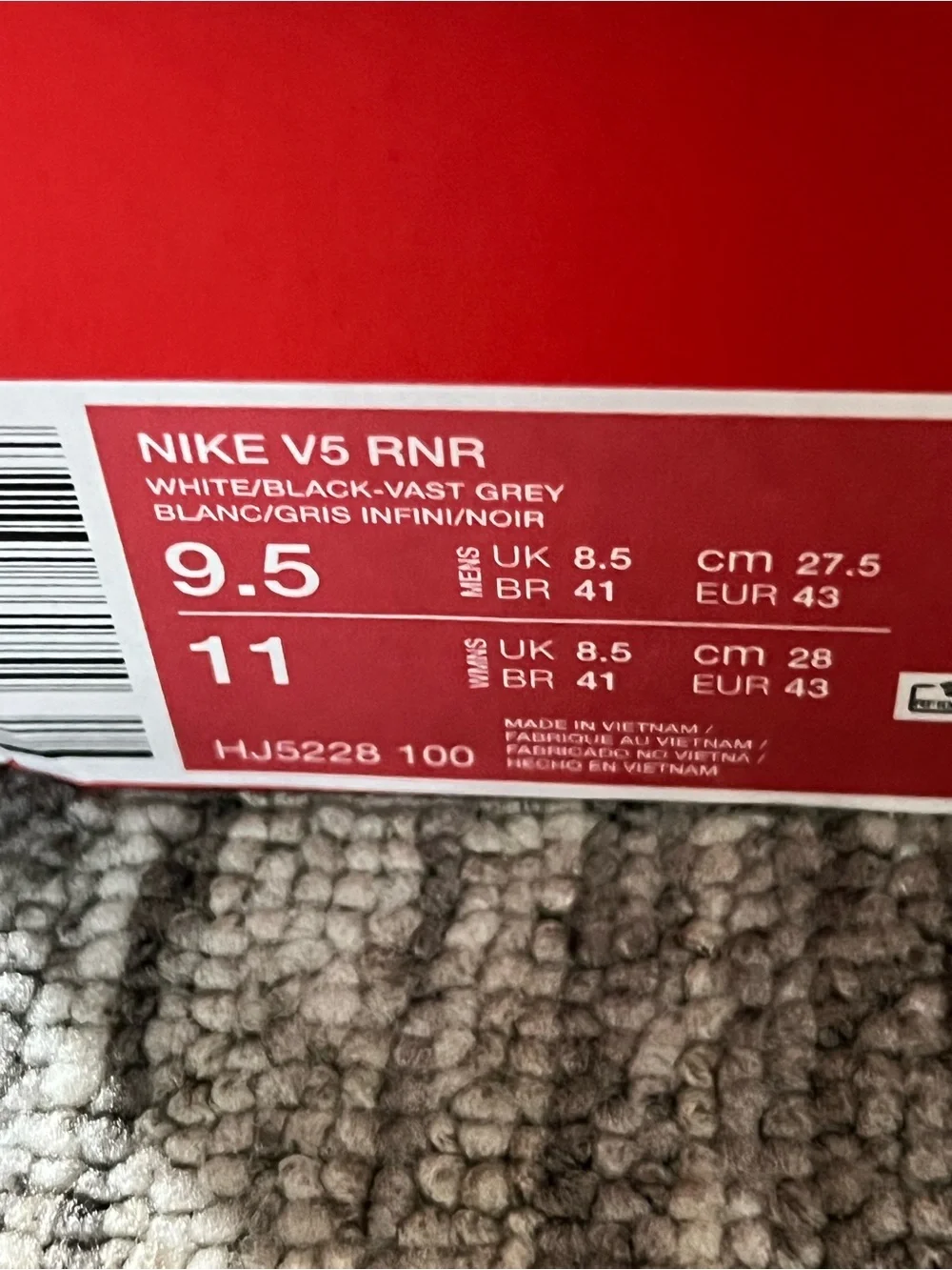 Nike V5 Rnr White Malachite Size 9.5 Men’s / 11 Women’s